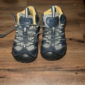 Size 8t- kids' Keen Koven waterproof hiking mid-high boots grey/yellow/navy blue